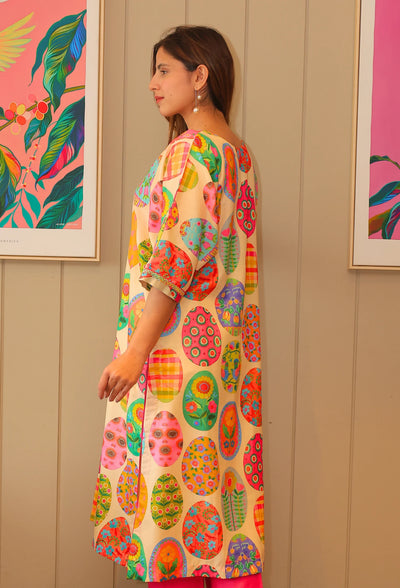 Introducing Peatchy Cuts - the epitome of effortless style. This baggy sleeve tunic kurti set from designer wear brand Destiny by Anjali is made with a luxuriously comfortable cotton linen fabric and is fully lined. Perfect for the summer season, this set features the trendy baggy sleeves and bold hot pink and blossom colors. Experience the luxury and exclusivity with Peatchy Cuts.