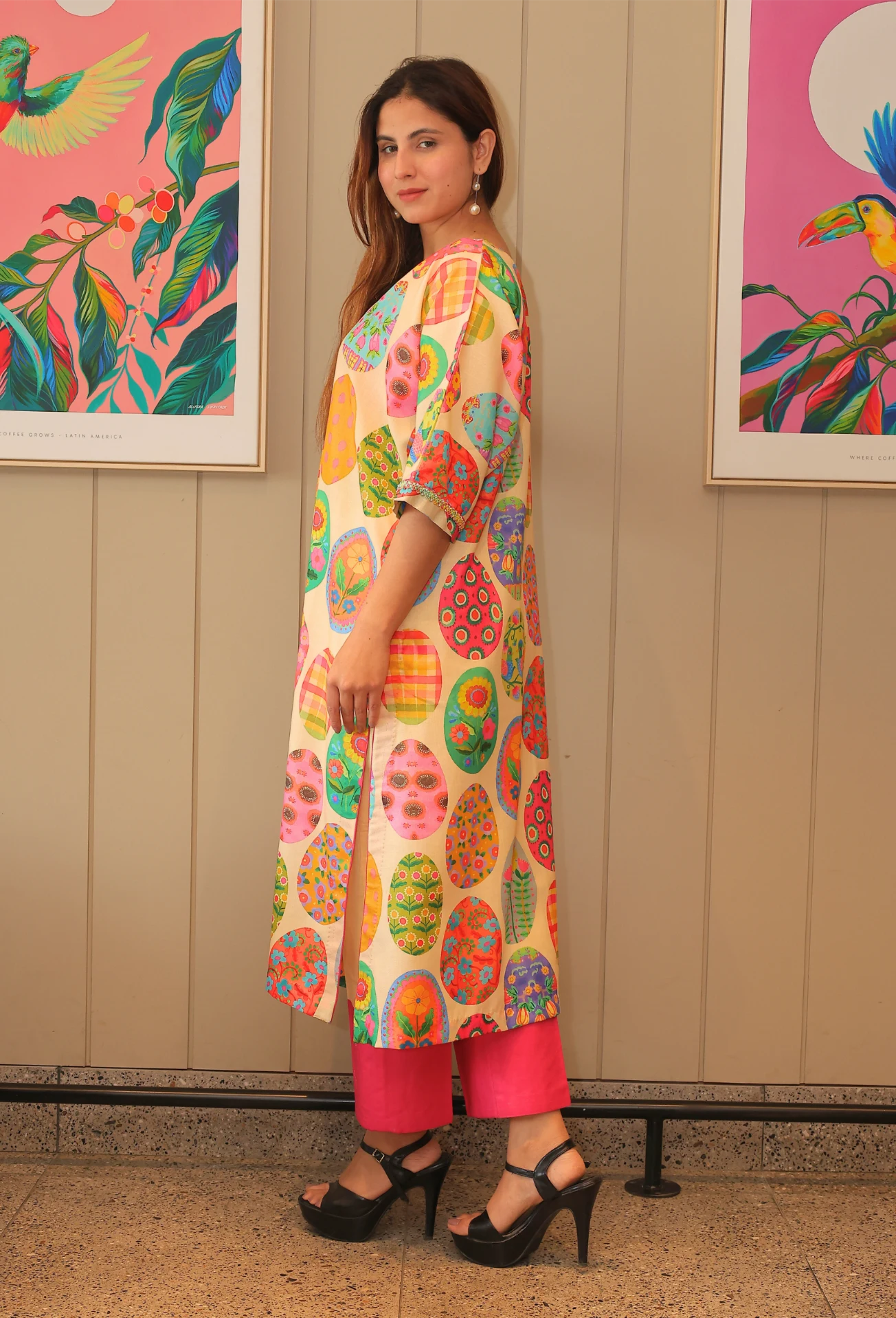 Introducing Peatchy Cuts - the epitome of effortless style. This baggy sleeve tunic kurti set from designer wear brand Destiny by Anjali is made with a luxuriously comfortable cotton linen fabric and is fully lined. Perfect for the summer season, this set features the trendy baggy sleeves and bold hot pink and blossom colors. Experience the luxury and exclusivity with Peatchy Cuts.